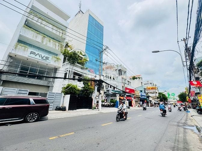 Bán gấp tòa nhà văn phòng mặt tiền Bình Thạnh – 9 tầng, thu nhập 250tr