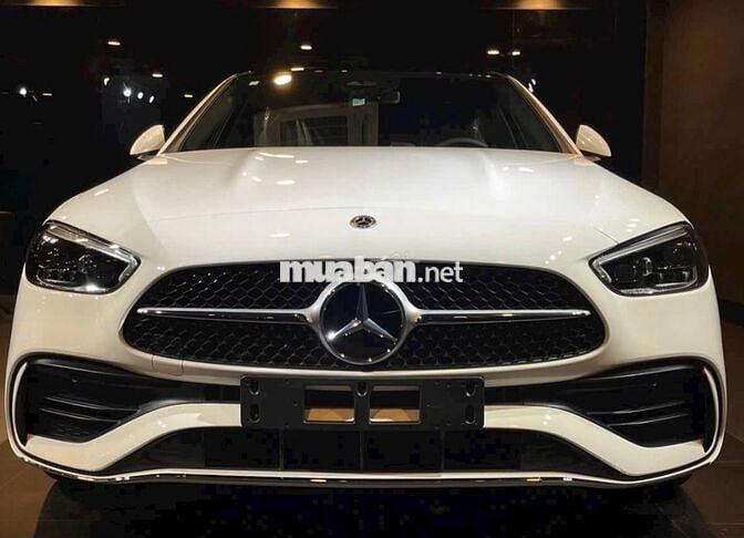 Mercedes-Benz C300 AMG 2025