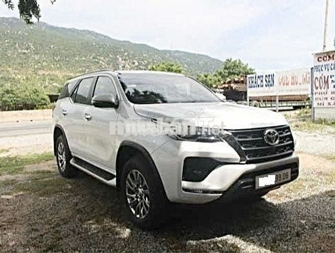 Toyota Fortuner 2023 2.7V 4x2 AT-Chính chủ-17km