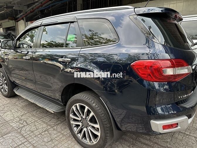 Ford Everest Titanium 2021 4x2 bảo hành2026 vay70%