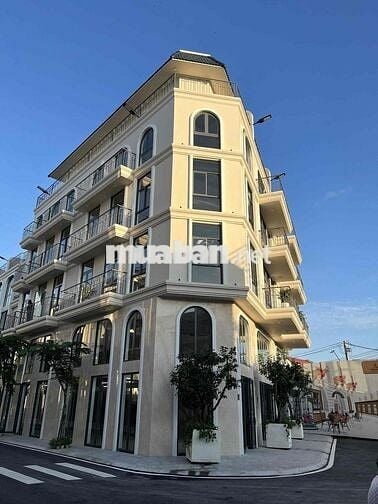 Bán Nhà Phố đa năng mặt tiền đường lớn Quách Điêu