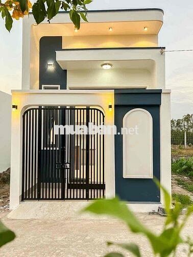 CẦN BÁN NHÀ MỚI XÂY C4 – NGAY CẦU BẠCH ĐẰNG . VỊ TRÍ ĐẸP, KHÍ HẬU MÁT