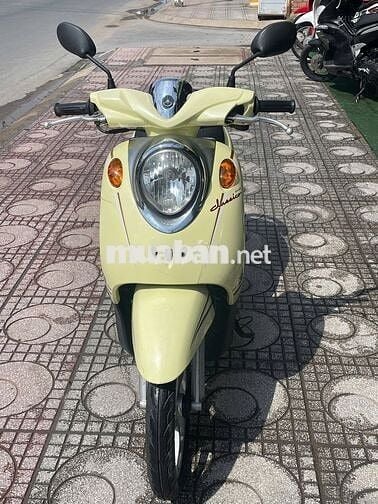 Xe tay ga Classico 110 2013 vàng mới 80%