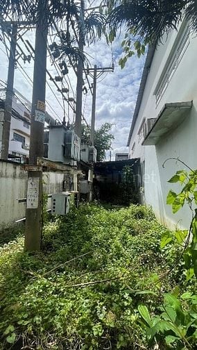 Cho Thuê Xưởng Mặt Tiền 2.200m2 Giá Tốt