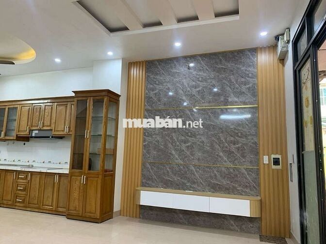 Bán nhà dân xây 42m -4 tầng -4 ngủ _Gần chợ _ Giá tốt