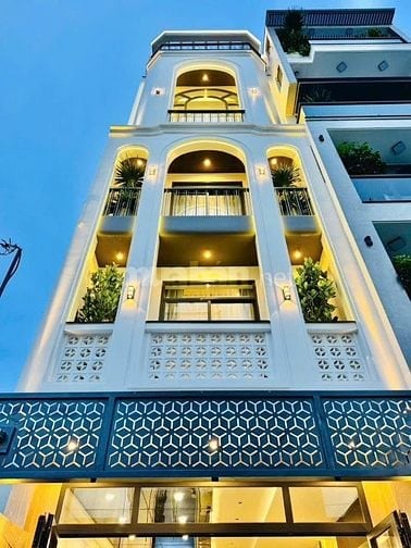 NÉT CĂNG!!! Tuyệt phẩm 5 Lầu THANG MÁY gara đậu 2 xe hơi Quang Trung