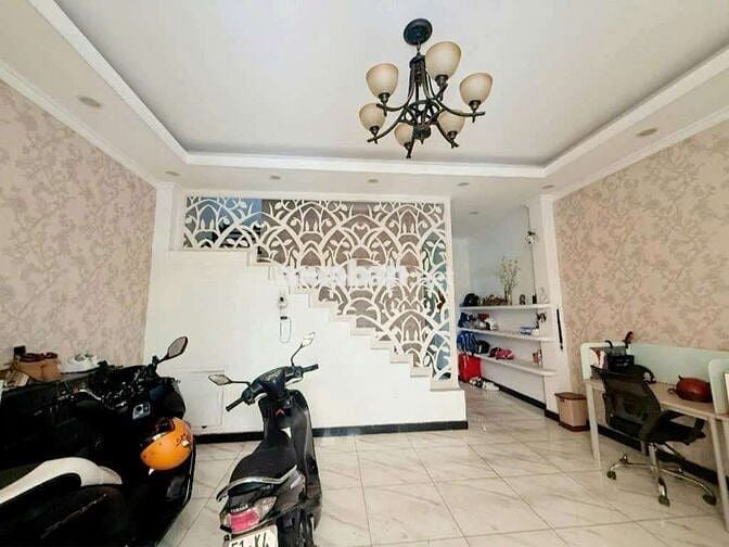 NHÀ 3 TẦNG ĐẸP — HẬU GIANG PHƯỜNG 12  (5,6m x 14m)