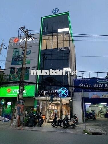 Cho thuê nguyên căn mặt bằng kinh doanh mặt tiền CMT8, diện tích lớn.