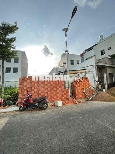 CỰC HÓT CHỦ GIẢM CHÀO-HẺM XE HƠI THÔNG-CÁCH VÀI CHỤC M .RA ĐƯỜNG LỚN