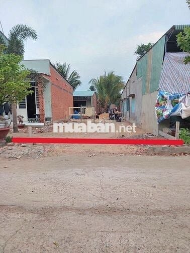 BÁN ĐẤT TRUNG TÂM THỊ TRẤN, DT 5M X 31M GIÁ 360 TRIỆU,CÒN THƯƠNG LƯỢNG
