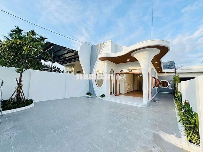 Bán Biệt Thự Vườn mặt tiền đường Liên Hoa