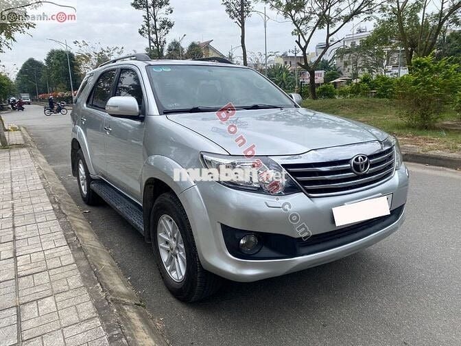 Xe Toyota Fortuner 2.7V 4x4 AT 2013 - 386 Triệu
