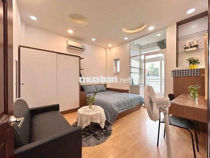 Căn Hộ Full Nội Thất Ban Công Gần Đại Học Hutech,UTH,Ngoại Thương