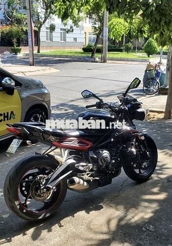 Triumph Street Triple 765 R