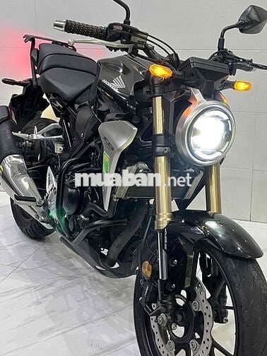 CB300