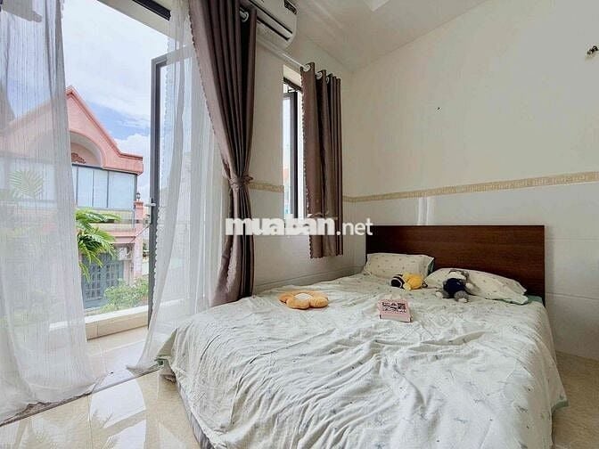 CĂN HỘ BAN CÔNG - NGAY ĐẠI HỌC CÔNG THƯƠNG - GẦN TRƯỜNG CHINH , ETOWN