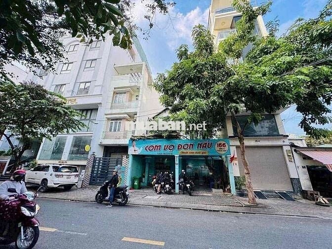Cần bán nhà mặt tiền khu buôn bán sầm uất