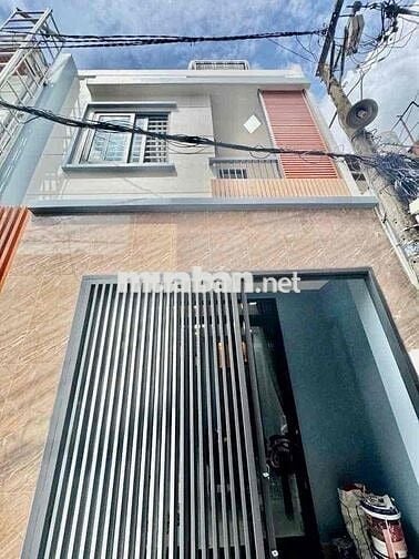 Nhà ngat Tân Sơn Nhì - Dt:4,5x10- đúc 2 tầng BTCT- Chỉ 4. xtỷ