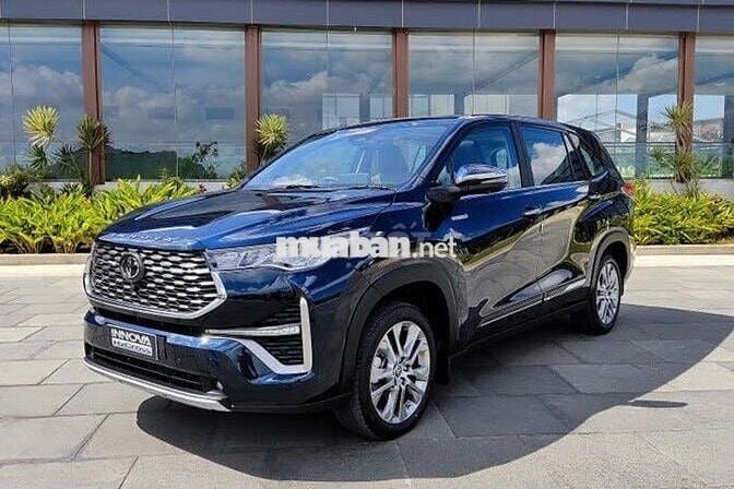TOYOTA INNOVA CROSS 2025
