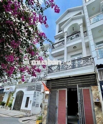 Hẻm ôtô gần đường lớn nhà mới như hình anh
