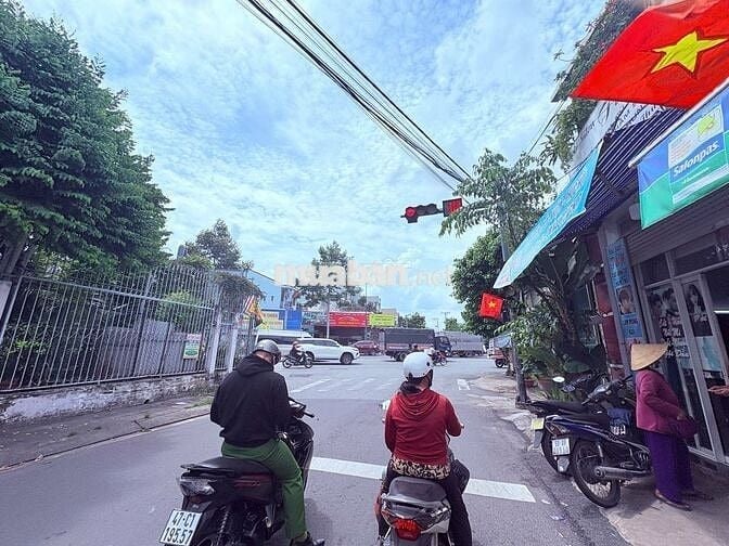 ĐẤT ĐẸP VUÔNG VỨC- NGAY PHẠM VĂN ĐỒNG - HỆ SỐ XD CAO - 160M2 NGANG 6M