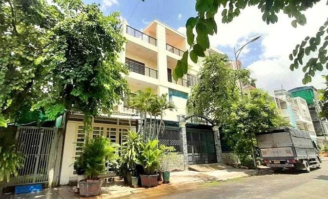 Nhà đất Thủ Đức, Bán biệt thự Khu 1 Thạnh Mỹ Lợi, diện tích lớn 216m²