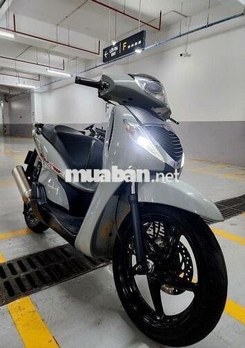 Sh150 Ý, cổ nhưng không cũ.