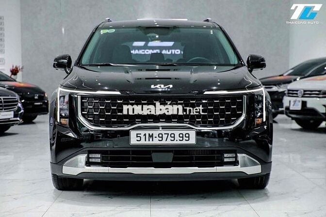 Kia Carnival Premium 8S sx 2025 - 3456 km siêu mới