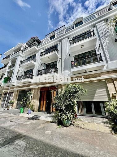 Nhà Phố Mới Xây 100% DT 250m2 1Trệt  3Lầu 5Pn 5Wc Sân Thượng