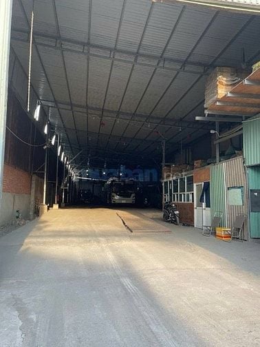 Cho thuê kho xưởng 1000m2 mặt tiền 20 mét gần KCN Tân Bình