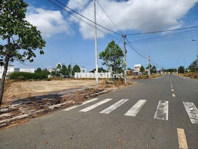 175m2 Thổ Cư _ cách chợ Bà Rịa 5 3 phút_ Giá lỗ 2ty590( bao sổ ) .
