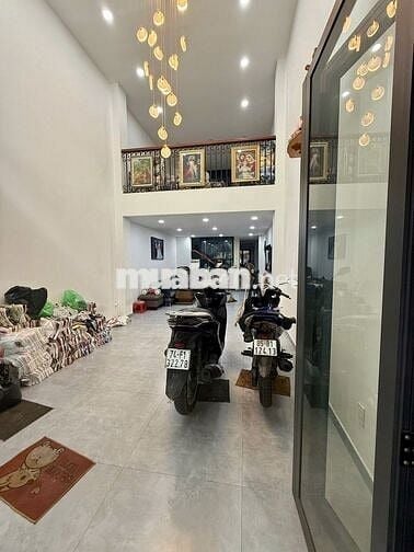 nhà hẻm xe hơi đường trịnh đình trọng DT 4x22 đúc 1 trệt 1 lửng 2L ST