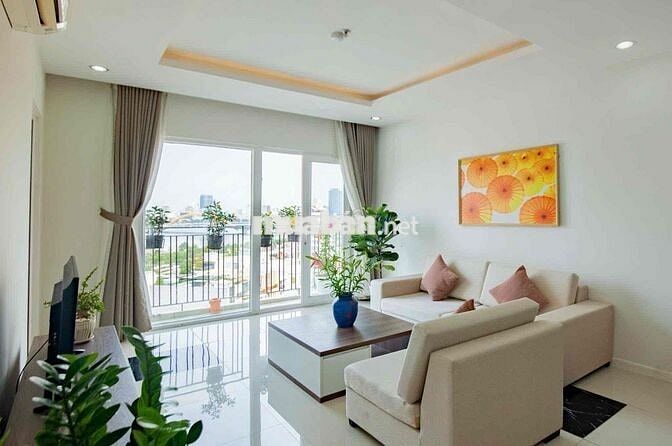 Cho thuê căn hộ 2PN Monarchy, View biển thoáng mát, dọn vào ở ngay