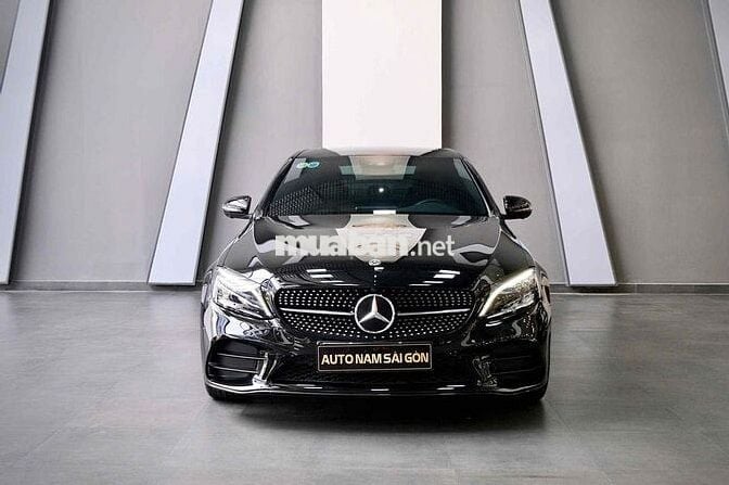 Mercedes Benz C300 AMG model 2020 siêu đẹp