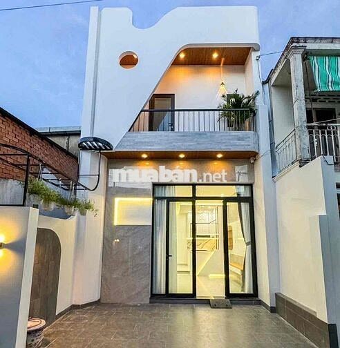 BÁN NHÀ MỚI ĐẸP FULL NỘI THẤT ĐẬU OTO TRONG NHÀ