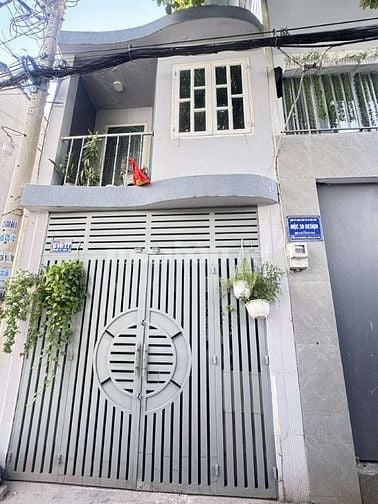 NHÀ 2 TẦNG 1 / LÊ VĂN KHƯƠNG- SÁT BÊN SIÊU THỊ METRO