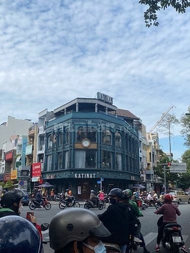 Mặt tiền ngay góc Lũy Bán Bích - Vườn Lài, 15x16m, KC: XD hầm 7T,150tr