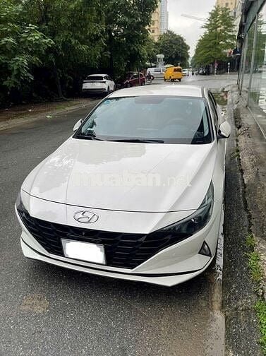 Hyundai Elantra 1.6AT