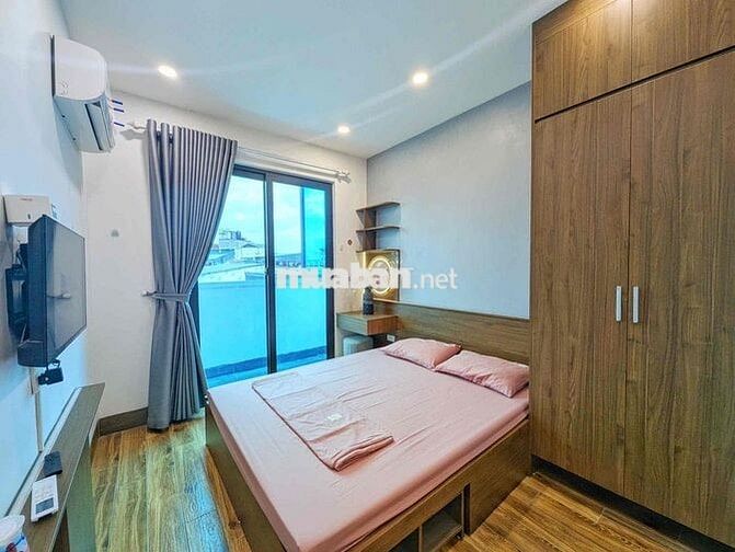 CCMN SIÊU XINH  BAN CÔNG THOÁNG ĐỐI DIỆN KHÁCH SẠN MARRIOT - ĐẠI LỘ TL