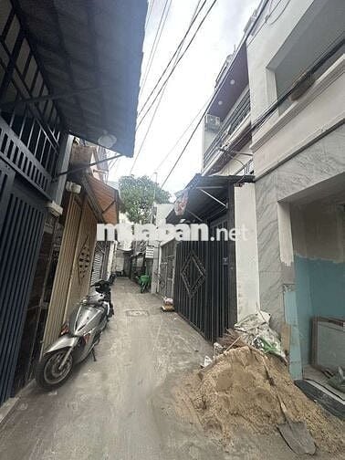 CHỈ 4.36 TỶHẻm tải TTH20, 5 x 11m.

1 trệt, 1 lầu, gồm 2PN, 2WC,