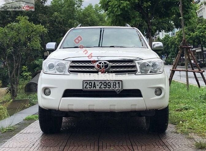 Xe Toyota Fortuner TRD Sportivo 4x4 AT 2011