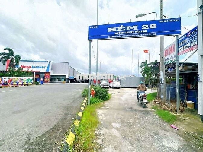 Nhà trệt lầu mới 3 phòng ngủ cặp bên siêu thị mega giá 2,09 tỷ