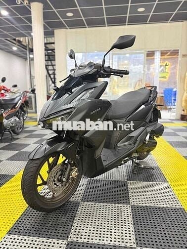 👉Vario 160cc 2022 chính chủ phanh abs. odo 18k