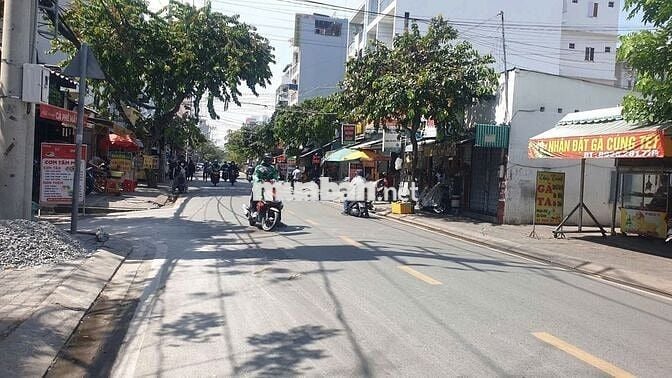 Bán Biệt thự -Lý Phục Man - Quận 7, DT10x28, giảm 4 tỷ - giá mới 24 tỷ