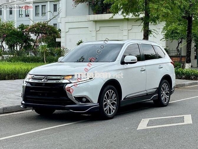Mitsubishi Outlander 2.4 Premium – bản đặc biệt