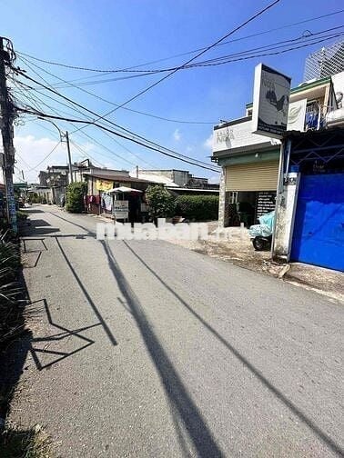 Nhà mặt tiền 80m2, 2 phòng ngủ, đường Tân Thới Nhì 28, Hóc Môn