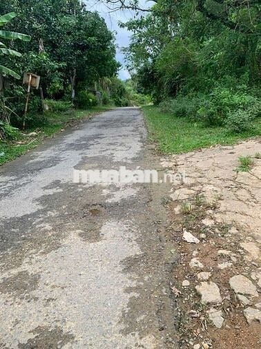 chính chủ cần bán lô đất 2 mt quốc lộ 14g cũ. 
dt gần 1000m có 400m ở.
