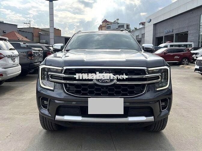 Ford Everest Titan 4x2 2022 - Xe Lướt Chính Hãng