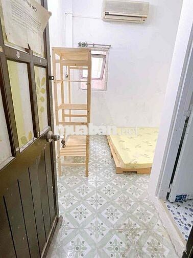 Phòng máy lạnh lầu 1 full nội thất gần Cao thắng Chính chủ