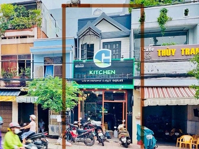 Định cư cần bán nhanh nhà mặt tiền Huỳnh tấn Phát 